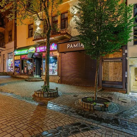 I Krupowki 16, Na Szczytach Zakopane